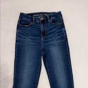 American eagle blue skinny jeans in size 00. Medium wash color.